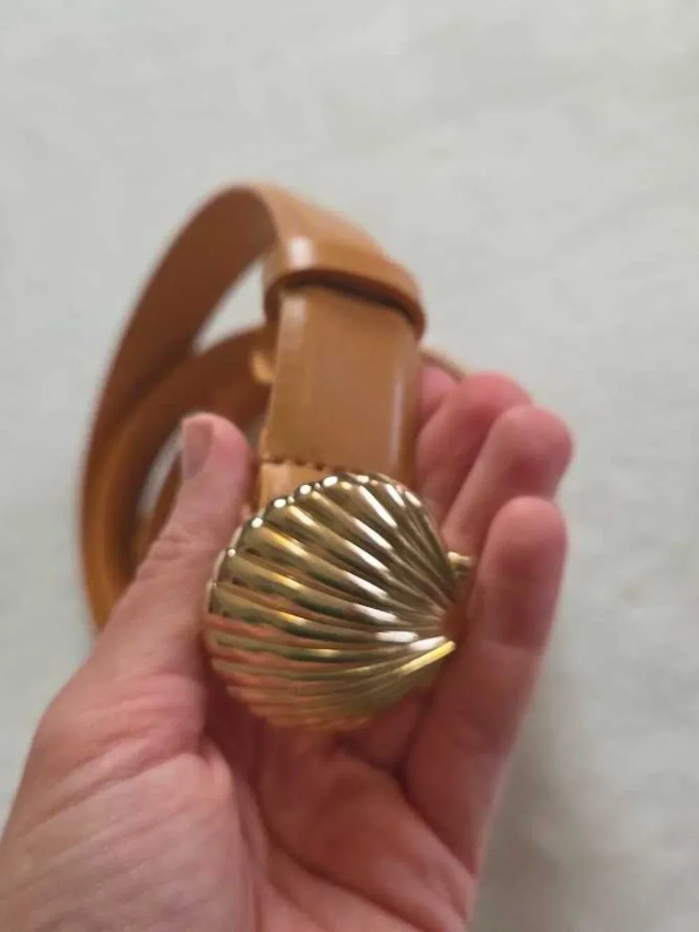 New M-L J.Crew Factory gold scallop shell buckle belt in Vachetta leather